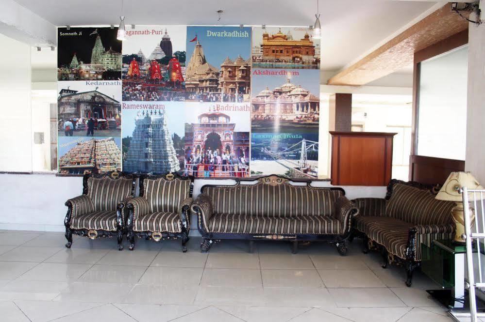 Oyo Premium Prem Mandir Hotel Vrindavan