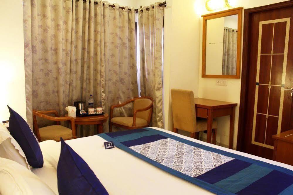 Oyo Premium Prem Mandir 3* Vrindavan